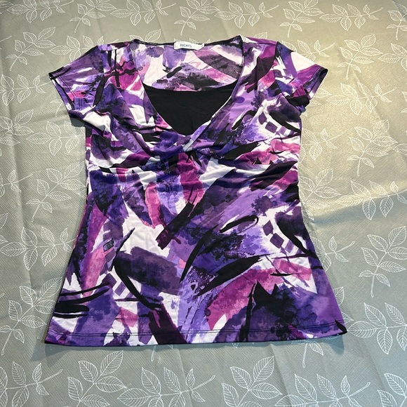 Ladies Ricki’s Shirt. - Picture 1 of 6